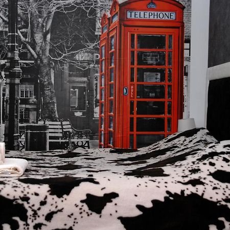 Немного Лондона В Центре Чернигова Dış mekan fotoğraf